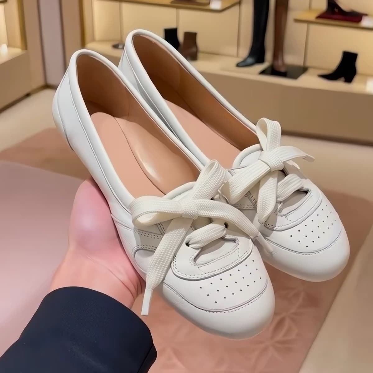 Sheepskin Genuine Leather Fashionable Casual Sports Shoes for Women, Round-Toe Lace-Up German Training Shoes, Korean Style Flat Ballet Shoes