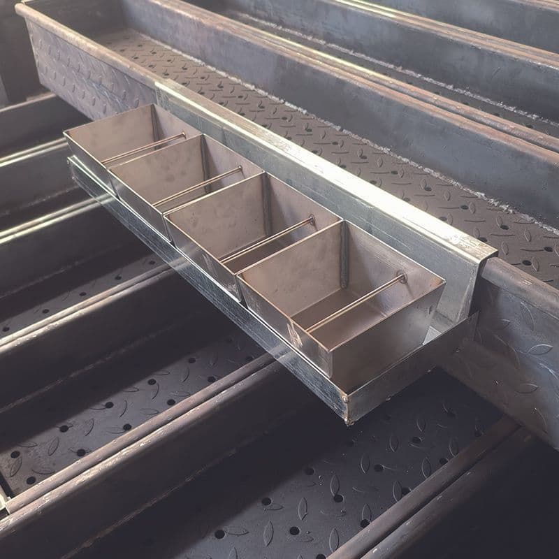 Stainless steel oil bowls, seasoning racks, seasoning tables, sauce bowls, seasoning brushes, barbecue grills, thickened seasoning bowls for commercial use.