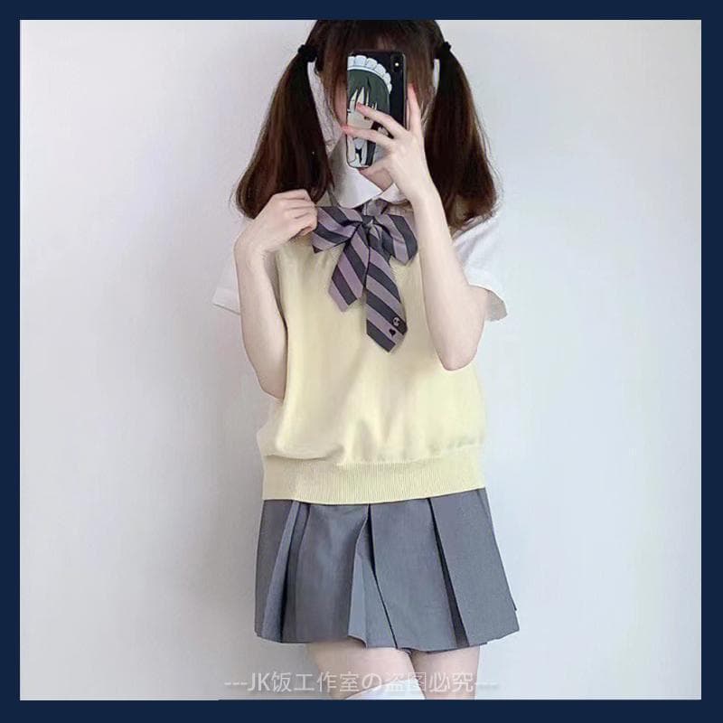 Ready Stock Basic Old Man's Joy JK Sweater Vest Autumn Winter Japanese-style Student Outerwear V-neck Pullover Knit Vest