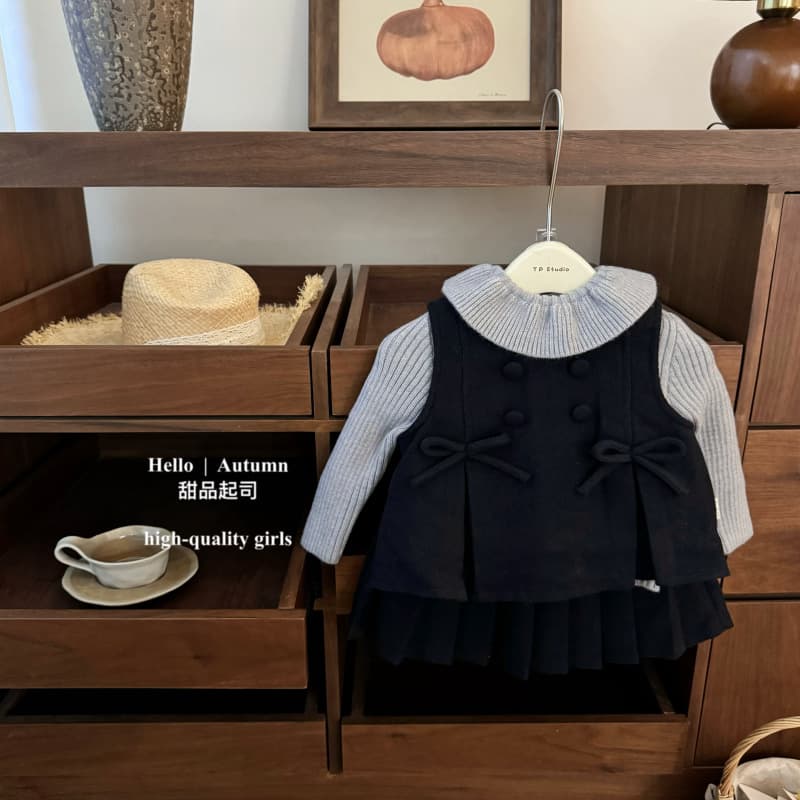 【Dessert Cheese】Preppy style! Korean style baby girl sweater vest pleated skirt western style three piece suit winter