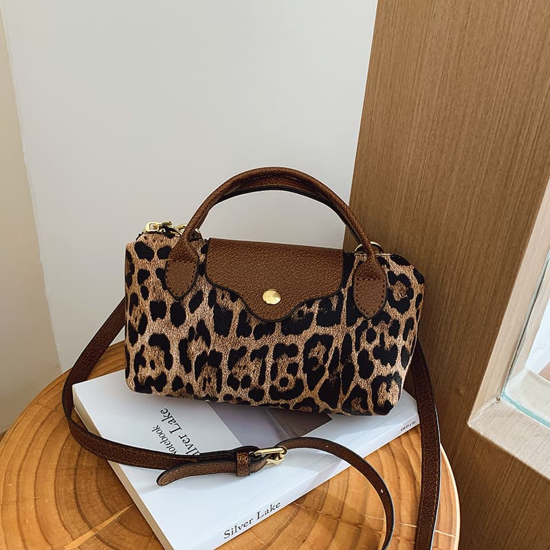 Autumn/Winter Retro Leopard Print 2025 Cross-Border Bestseller Women's Casual Fashion Versatile Shoulder Crossbody Simple Handheld Small Square Bag