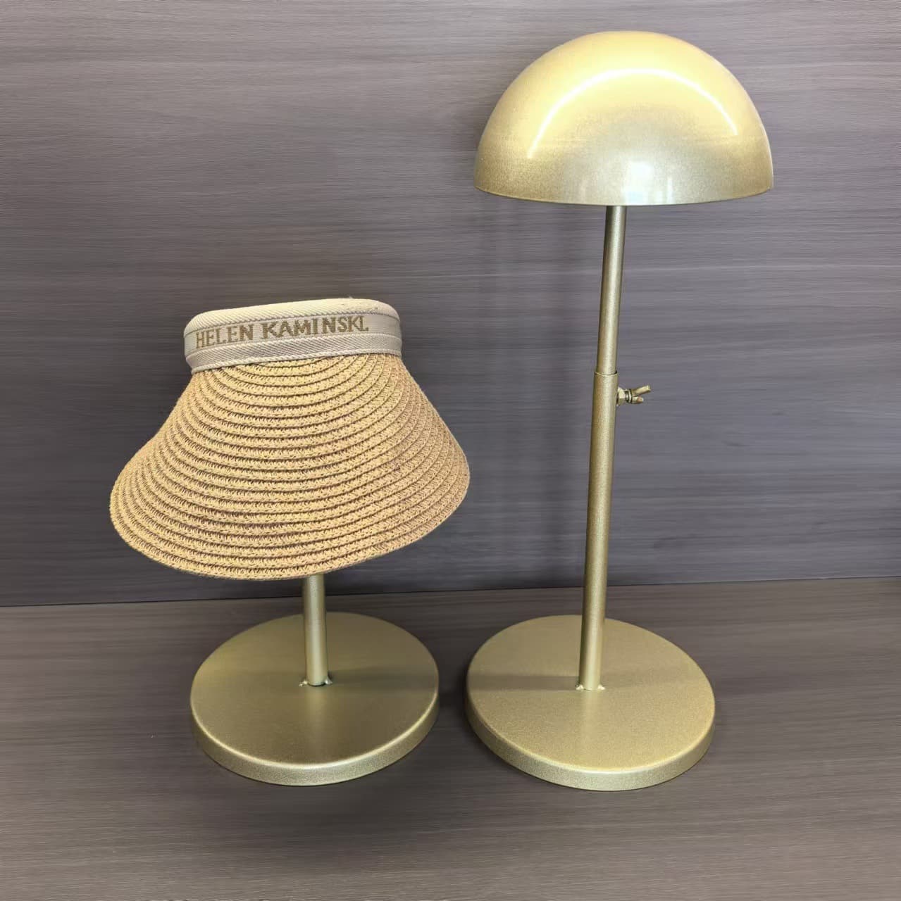 European high-end clothing store hat display rack wrought iron hat rack hat holder counter adjustable raised hat rack