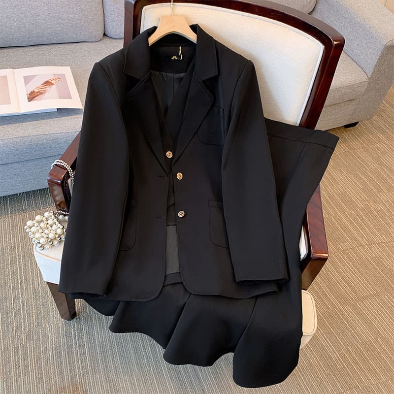 Plus-size women's suit set (3 pieces: blazer, vest, and skirt) for women weighing 120-350 pounds, exuding a professional yet casual style.