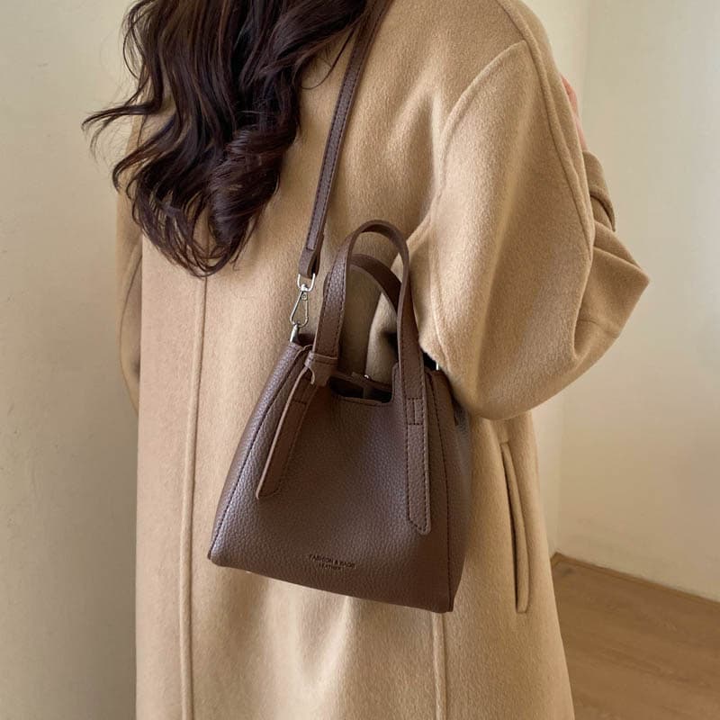 Korean-style Retro Crossbody Bag for Women 2026 Spring New Trendy Shoulder Bag Commuter Bucket Bag