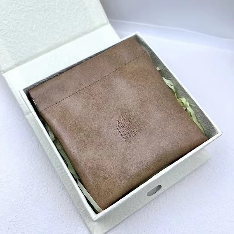 Premium Maillard-colored oiled leather pouches, bracelet/collection bag, cosmetic/lipstick storage bag, customizable.