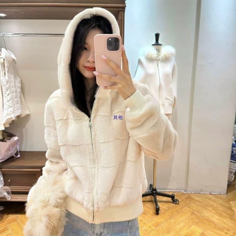Lazy-looking faux mink hooded short jacket, apricot soft fur coat for women