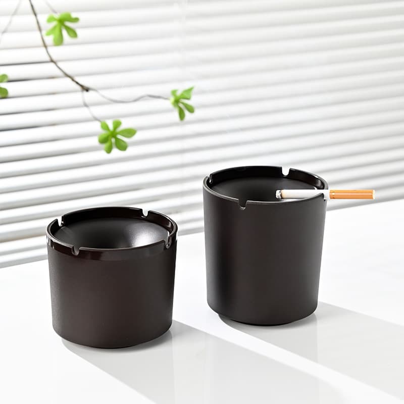 Bakelite ashtray with cover function, windproof, fly ash, wear-resistant and fall-resistant ashtray, creative personality, fashionable home living room