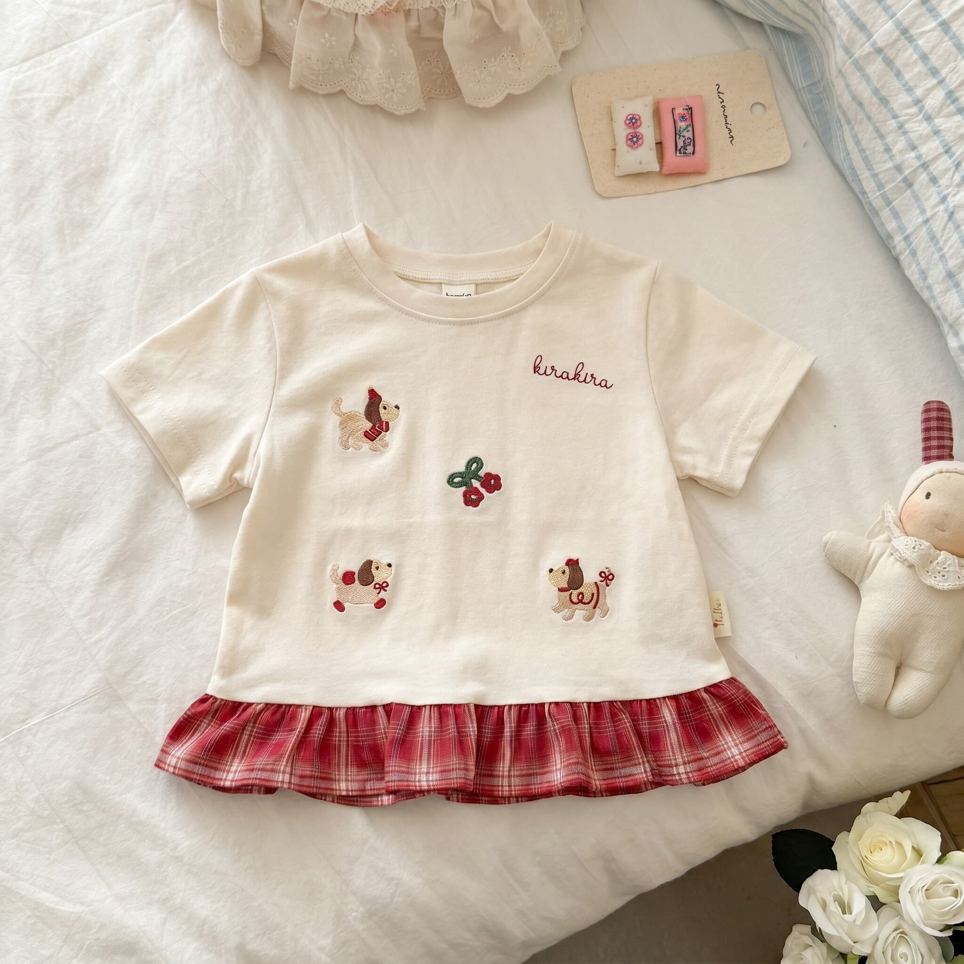 Sweet and Cute Style Cartoon Embroidered Short Sleeve Top for Girls with Ruffle Hem, Youthful Petite Top with Cartoon Pattern Pullover