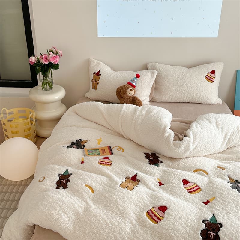 A-Class Lamb Velvet Bedding Four-Piece Set Cartoon Embroidery Milk Velvet Double-Sided Fleece Autumn Winter Thick Dormitory 3-Piece Set