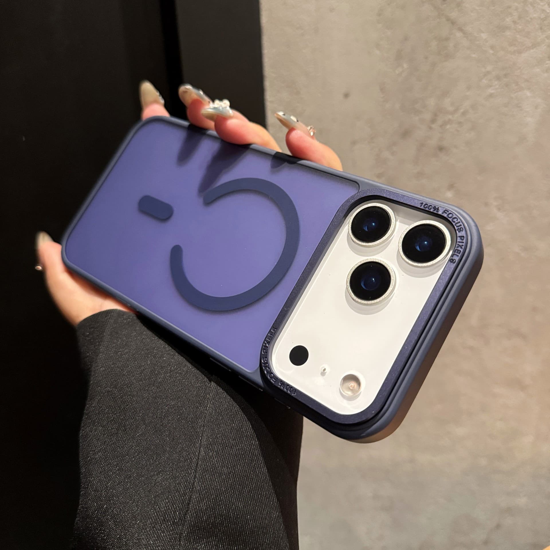 Yadun large hole hardware is suitable for iPhone 17 mobile phone case, skin-feel matte magnetic charging iPhone 16 anti-fall hard case