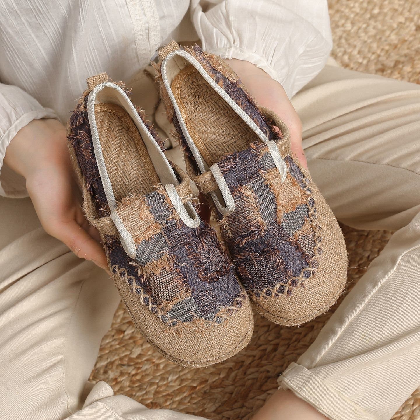 2026 Spring and Summer New Breathable and Deodorant Pastoral Style Embroidered Canvas Lazy One-Step Girls Cloth Shoes