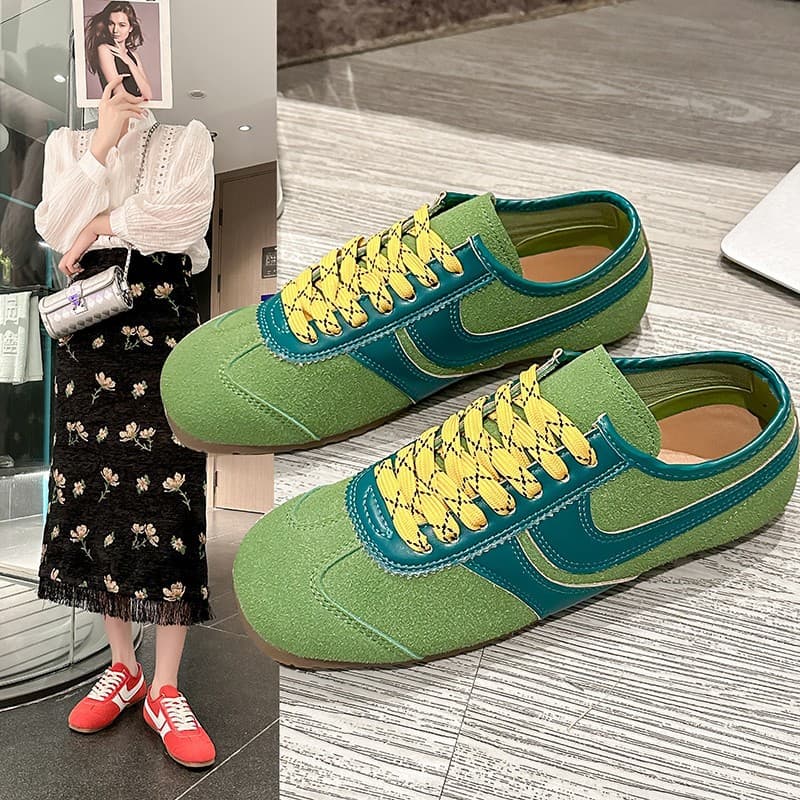 Vintage German Training Shoes for Women 2025 Flat Casual Shoes Spring Autumn New Soft Leather Commuter Sneakers