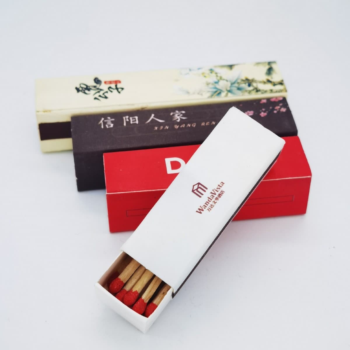 Lipstick-style disposable matches custom-made with advertising logo printing, wholesale for hotels, restaurants, and inns