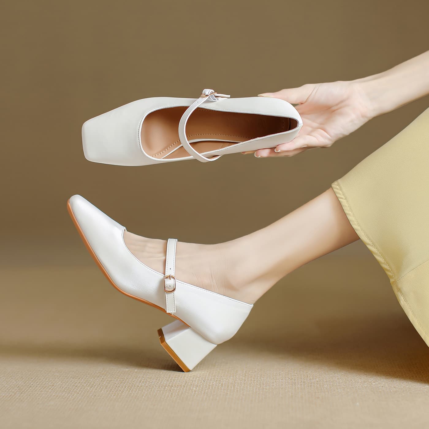 Yilin 2026 New Square Toe Shallow Mouth Spring Autumn Flats Women's Chunky Mid Heel Granny Shoes Women's French Retro Mary Jane Shoes