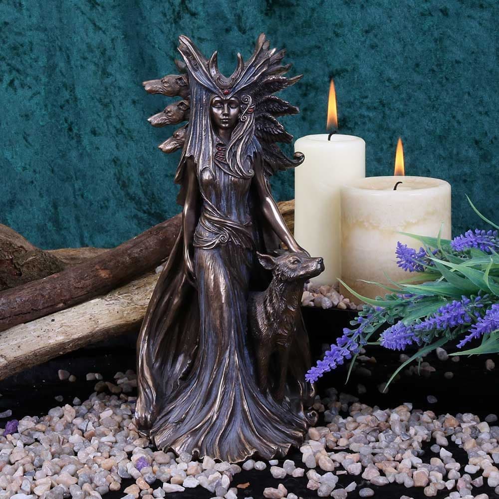 Greek Magic Goddess Hecate Statue with Dog Resin Craft Ornament Living Room Table Decor Witch Hound