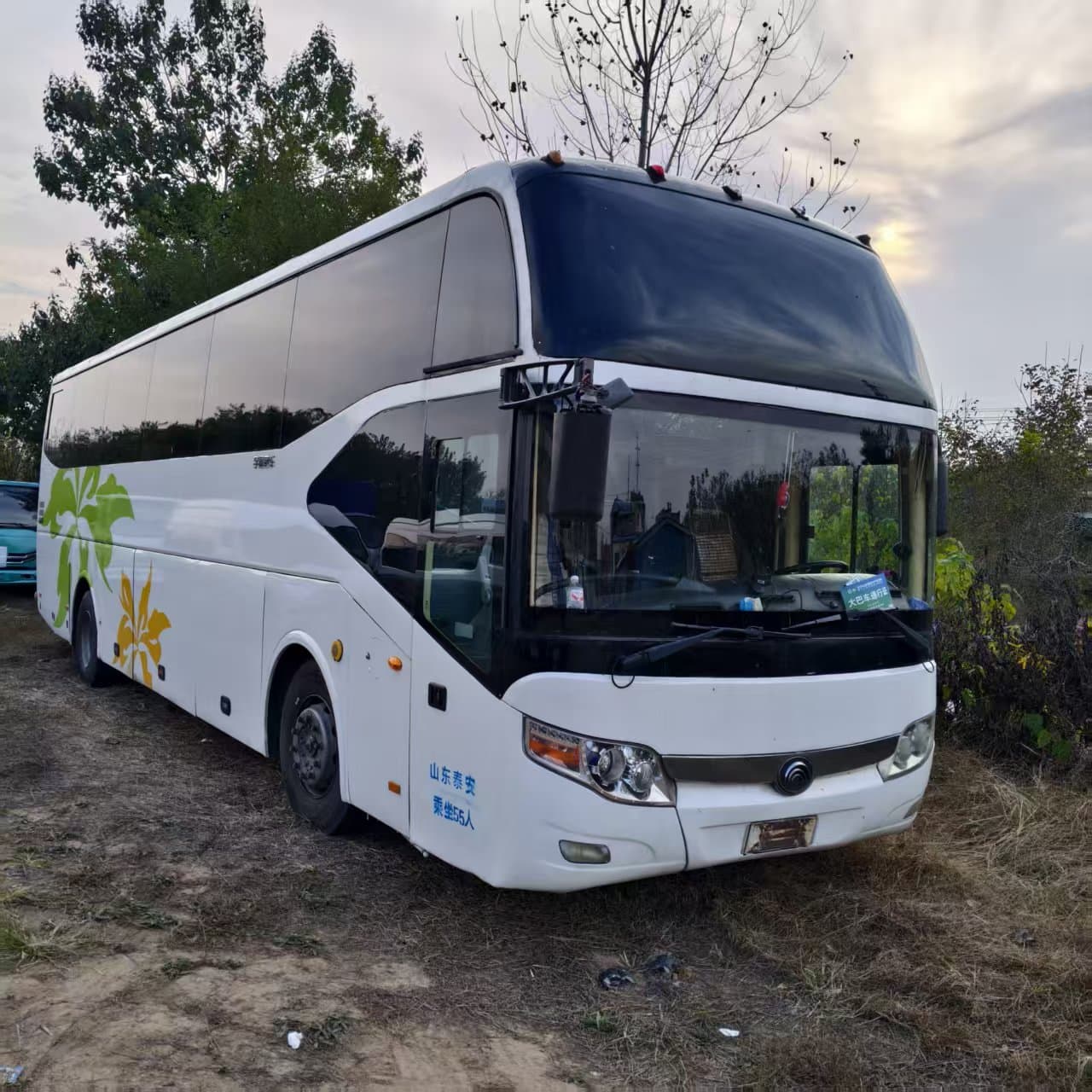 Overseas export used Yutong 55-seater coach, Weichai 375 horsepower all original paint, tourist passenger transport