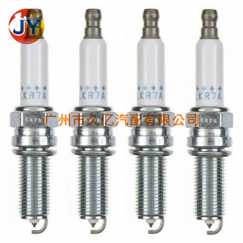 PLKR7B8E is suitable for Mercedes-Benz C250 1.8L platinum spark plug accessories 94716 A0041594403