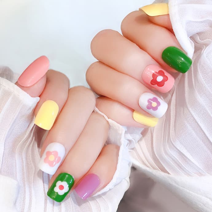 Wearable Nail Finished Nail Art Pieces Short Patches Fake Nail Nail Pieces Cute Flower Lady Nail Art Pieces Simple S49