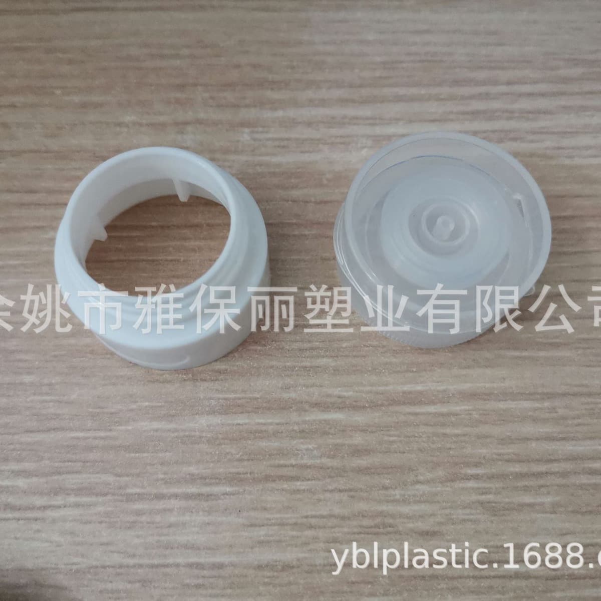 Factory direct supply of cosmetic packaging materials, plastic 32-thread flip-top cap for refill bottle accessories