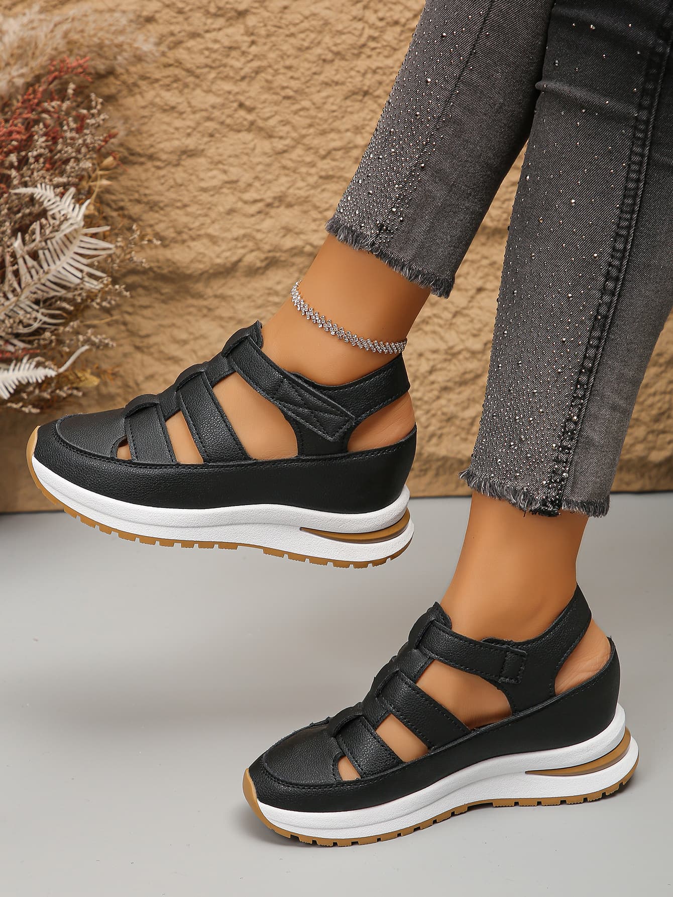 Women's Plus Size Sandals 2024 Summer New European American Roman Velcro Women's Shoes Slippers Size 44 Independent Station