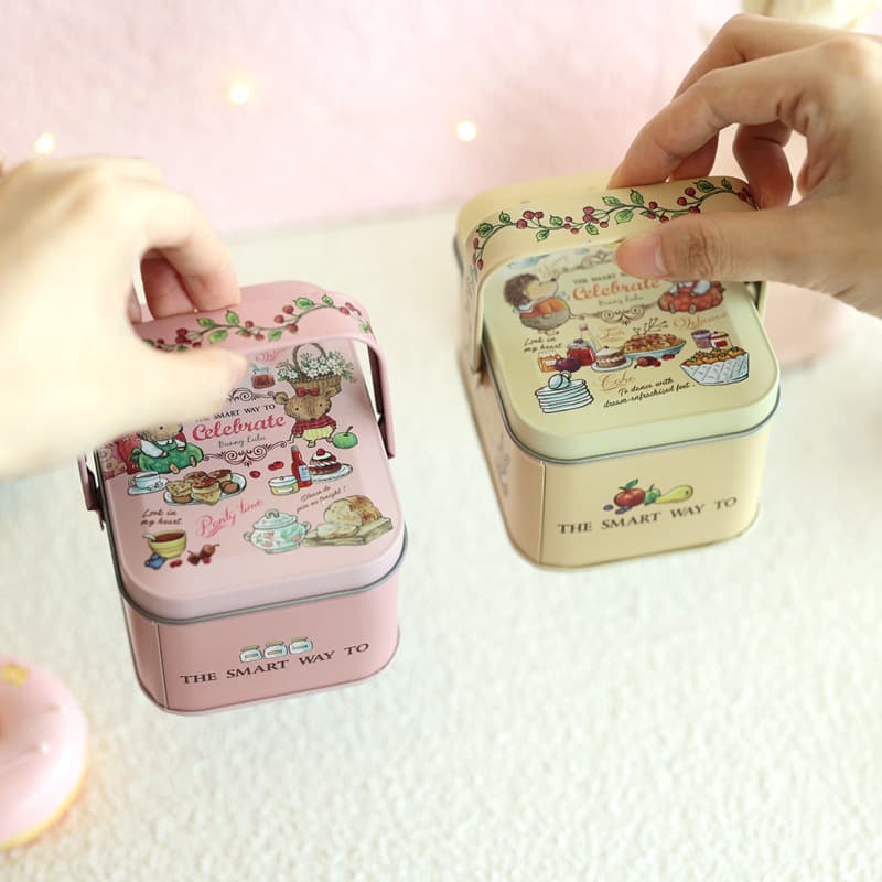 Handheld tin box for cookies, metal can with bunny rabbit pattern, candy baking packaging, chocolate packaging box