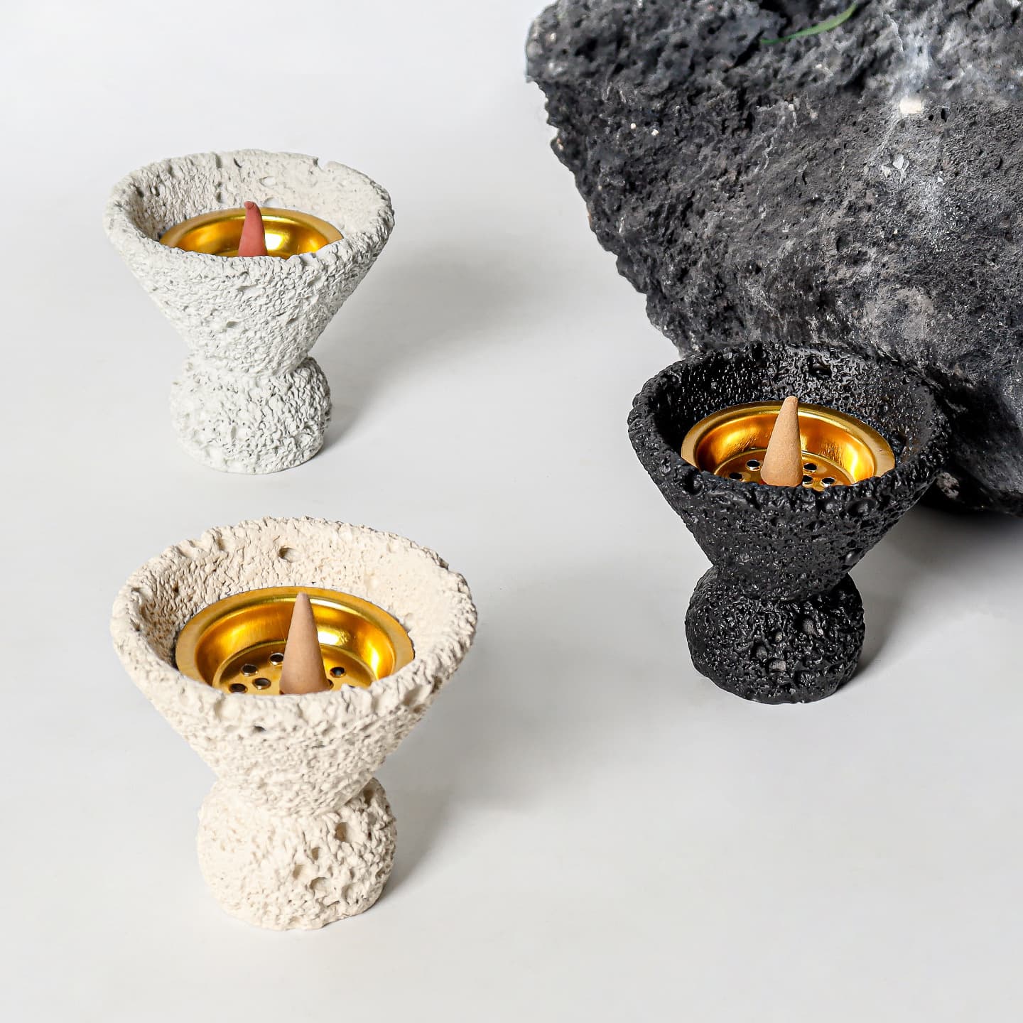 Wabi-sabi style simple industrial style cement household tower incense base indoor desktop incense holder incense seat creative ornaments