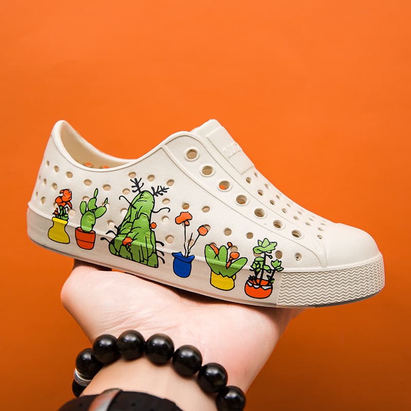 LUCHI children's perforated shoes summer unisex versatile cartoon sandals, breathable lightweight waterproof Korean-style rain shoes