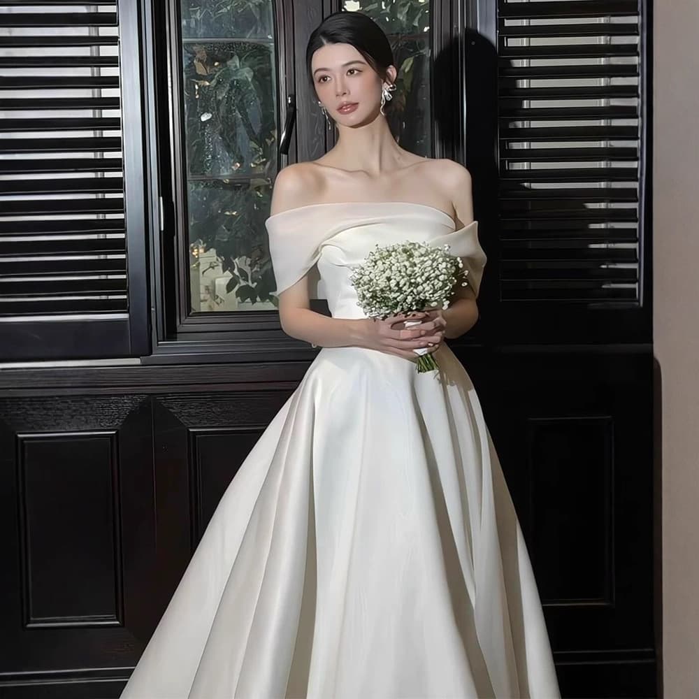 French-Style Light Wedding Dress 2026 New Model Bride Engagement Off-Shoulder Wedding Dress with Small Train for Reception Light Wedding Dress Gown