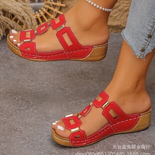 026 Year Large Size Solid Color Foreign Trade European and American Thick Sole Sandals Slippers, Fashion One-strap New Belt Buckle Slippers for Women, Fish Mouth 2