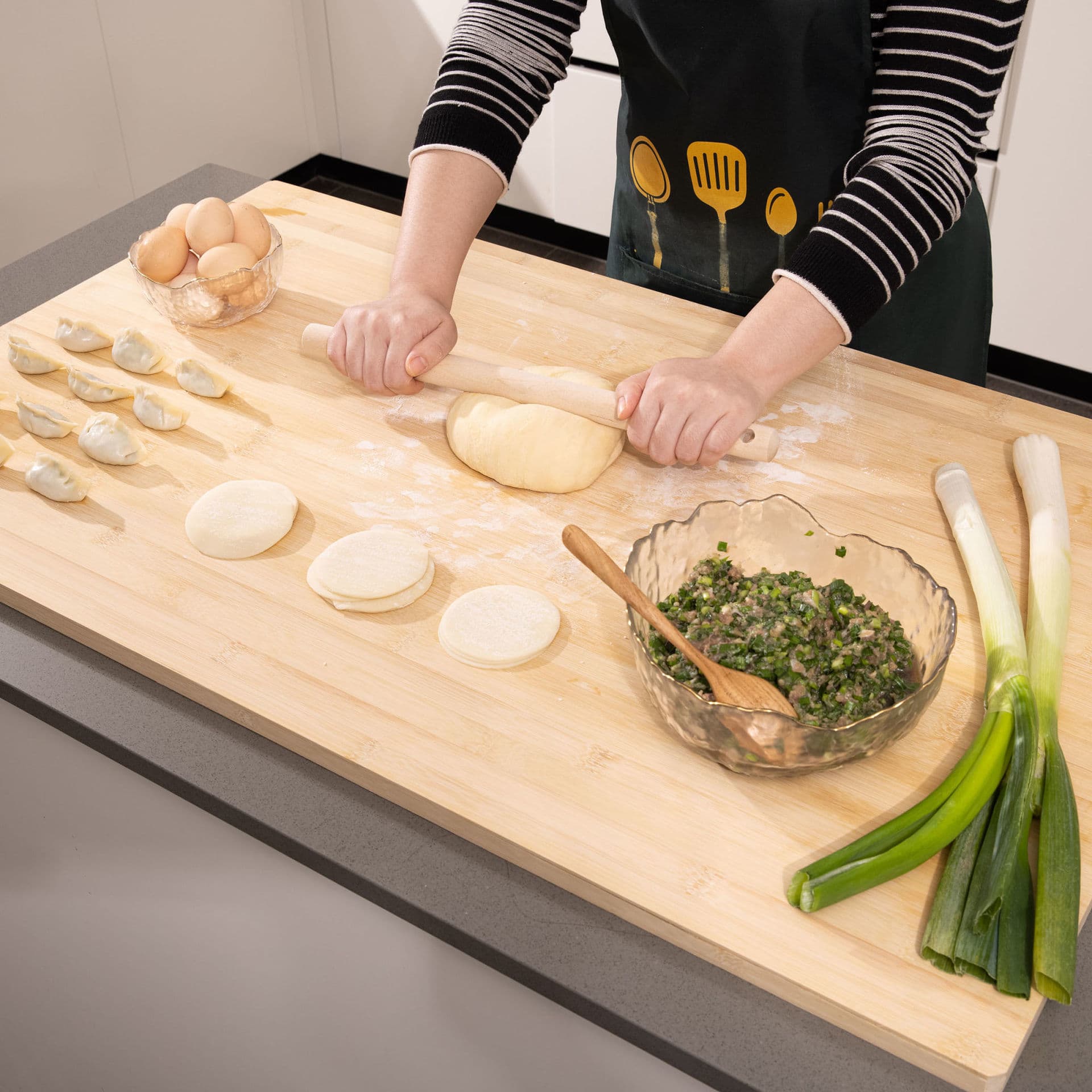 Anti-Mold Rolling Board, Large Home Use Bamboo Chopping Board, Thick Kneading Surface for Commercial Cutting