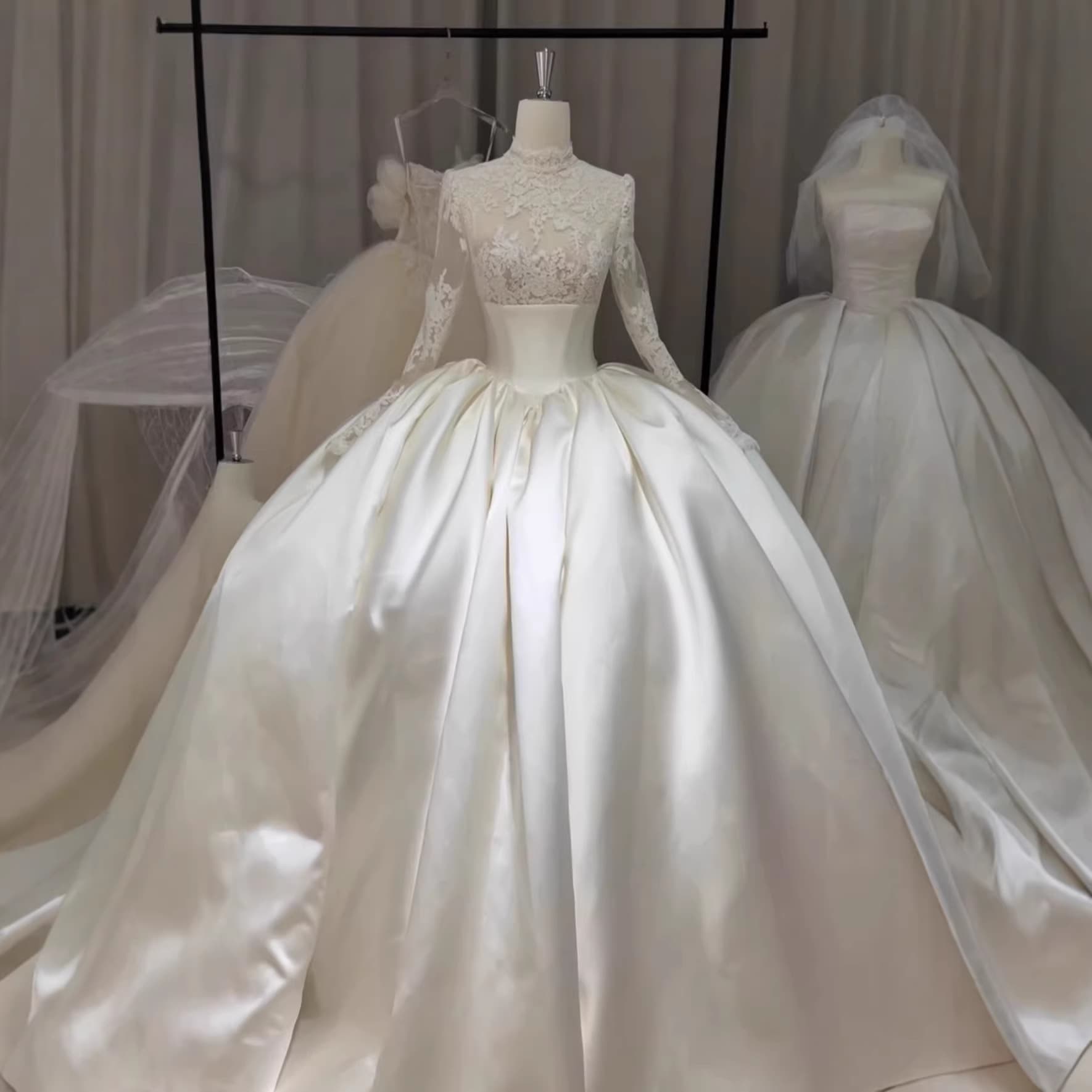 Wedding Dress French Style High Collar Lace Satin Long Sleeve Wedding Gown New Court Style Long Train Ceremony Dress