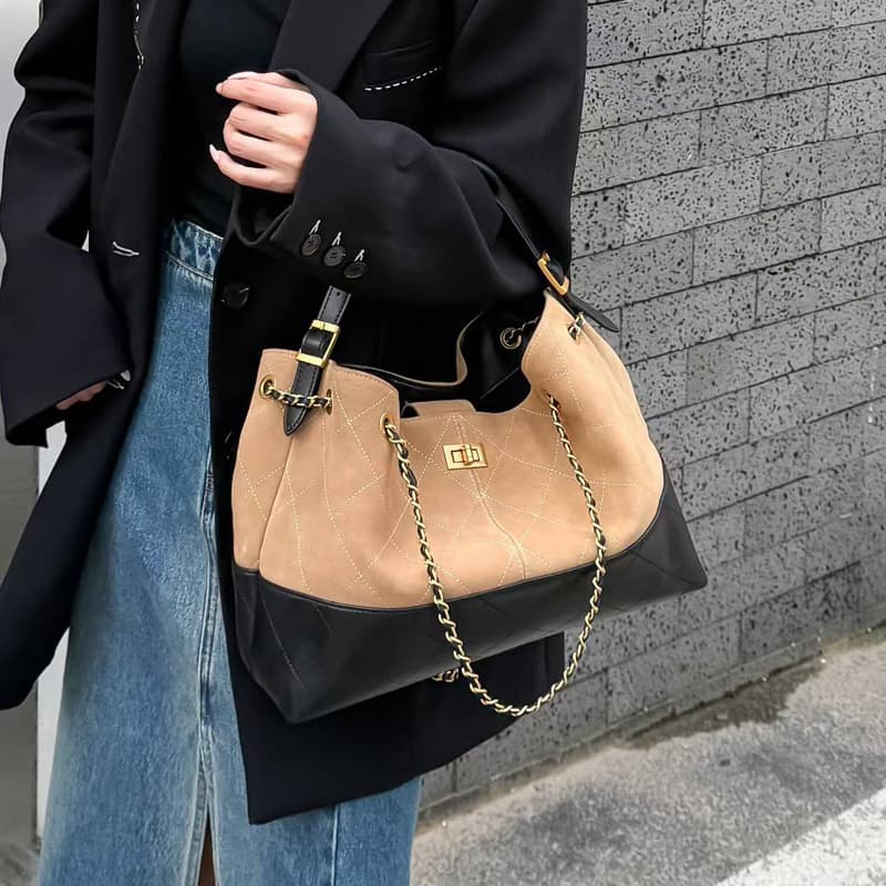 2025 New Suede Spliced Color Hobo Underarm Bag Diamond Chain Large Capacity Single Shoulder Tote Bag Neutral Minimalist Style