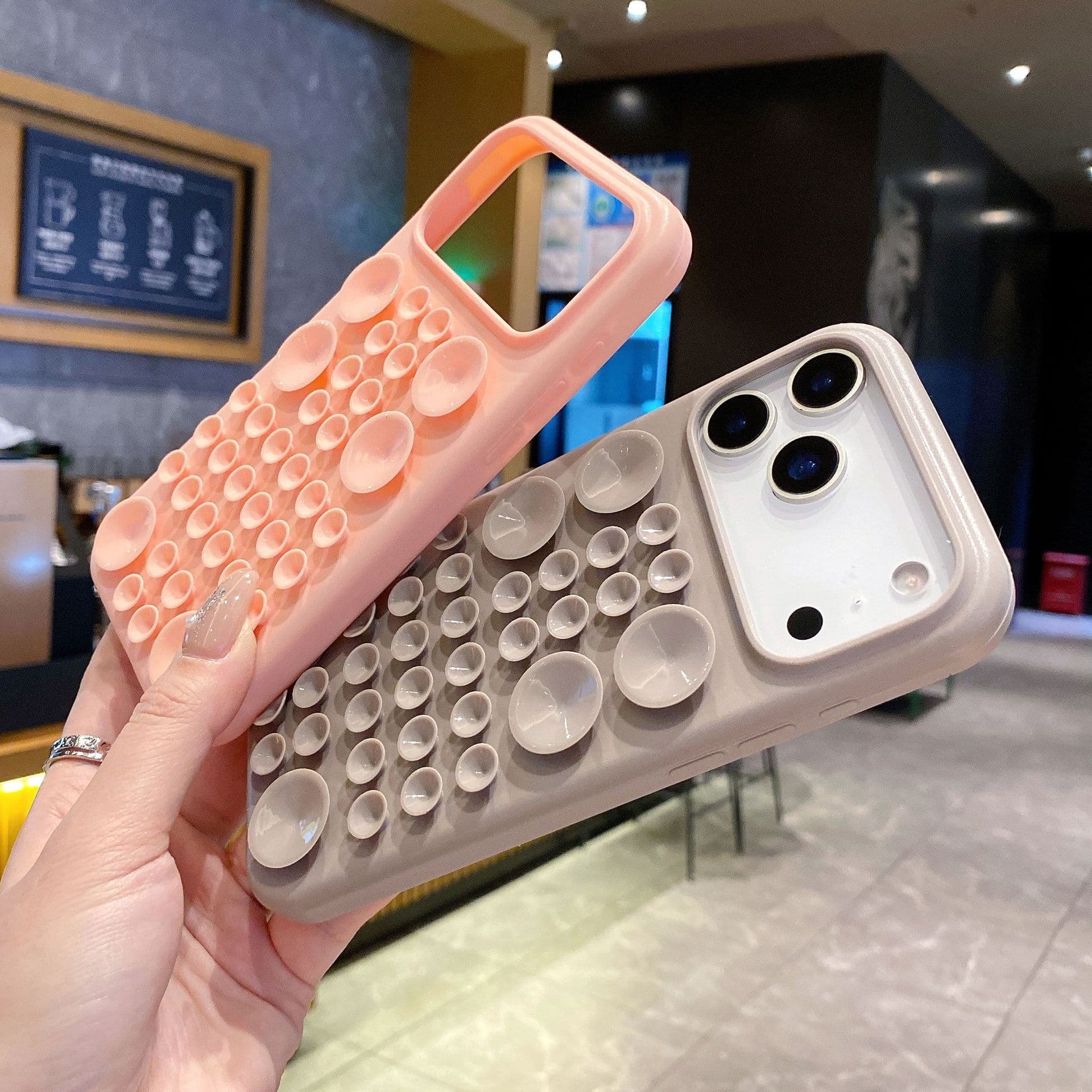 Hot-selling Suction Cup Silicone Case for iPhone 15 Pro Max, 17 Simple 3D Liquid Silicone Drop-Proof Protective Cover