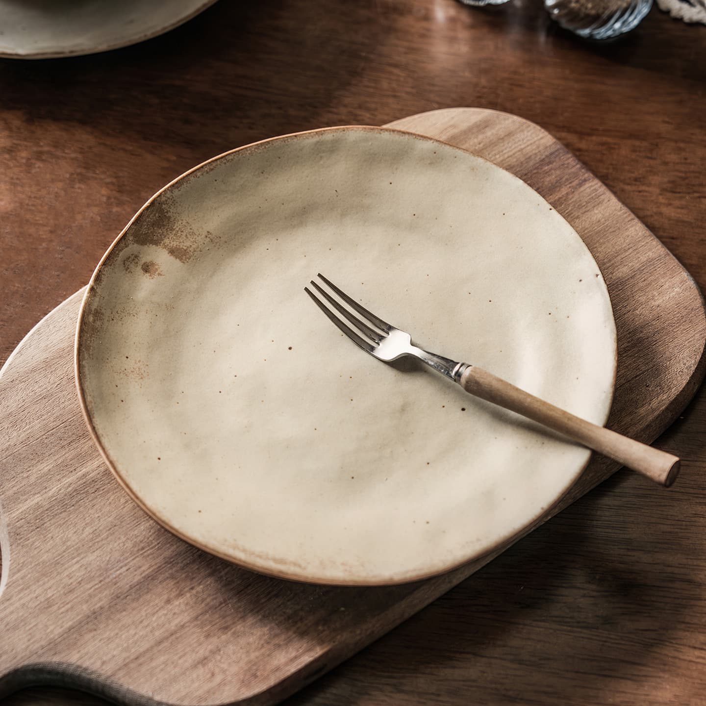 Japanese-style coarse ceramic irregular plate, household dinner plate, ceramic Western food pasta plate, salad plate, homestay creative plating tableware