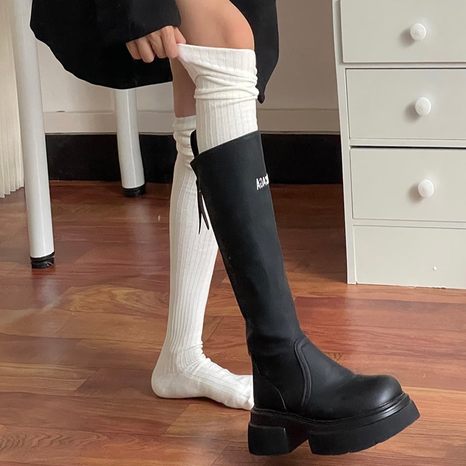 Women's over-the-knee socks for spring and autumn, white JK style slouch socks, calf socks, boots, long socks, not pure cotton, women's autumn and winter.