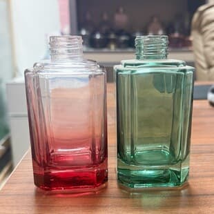 200ml Glass Aromatherapy Bottle for Living Room, Reed Diffuser with Dried Flowers, Fragrance Diffuser Bottle for Bedroom Decoration
