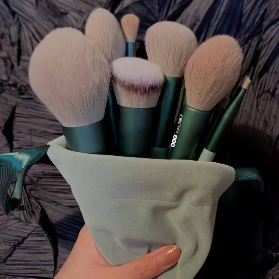 13-piece makeup brush set, loose powder brush, blush brush, eye shadow brush, affordable portable soft-bristled travel makeup brush for beginners