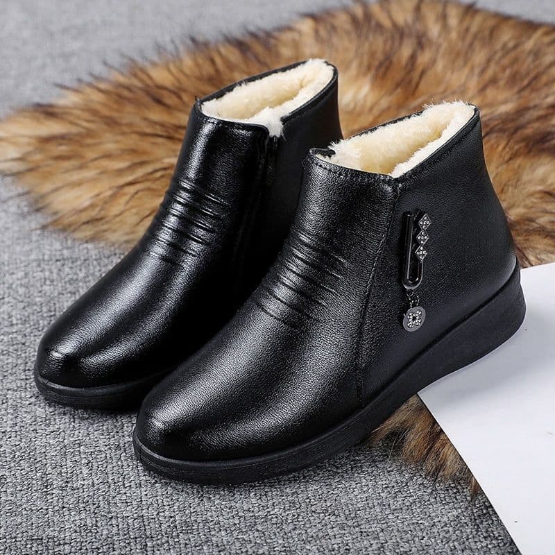 Women's Winter Cotton Boots for Middle-aged and Elderly, Soft Sole Short Boots, Fleece-lined Warm Flat Leather Shoes