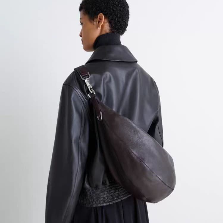 2026 spring and summer new French style QUIVER leather quiver bag, temperament, daily commuting, large capacity crossbody croissant bag