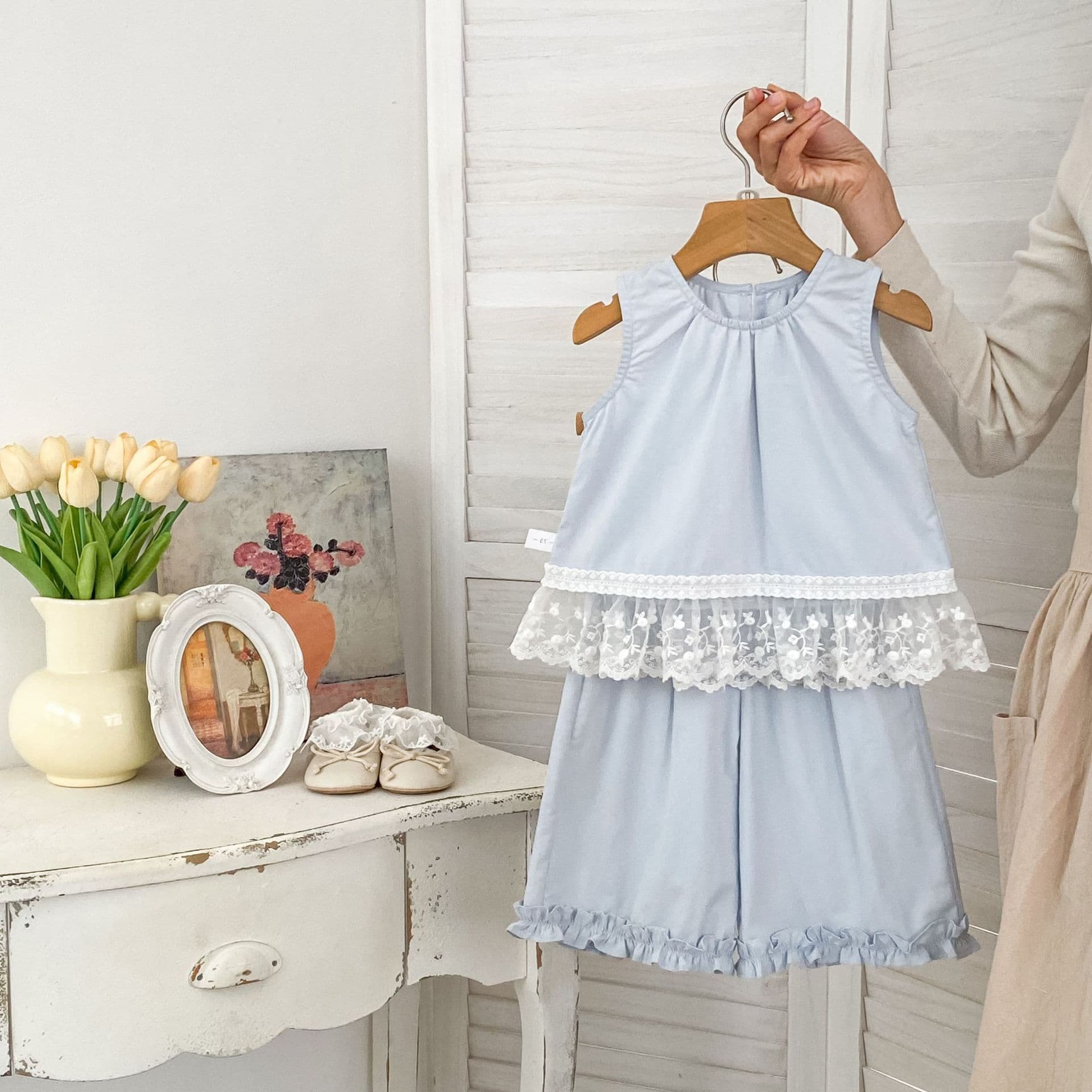2026 Summer Girls Sleeveless Suit New Lace Splicing Top Lace Wide Leg Pants Sweet Baby Girl Two-piece Set