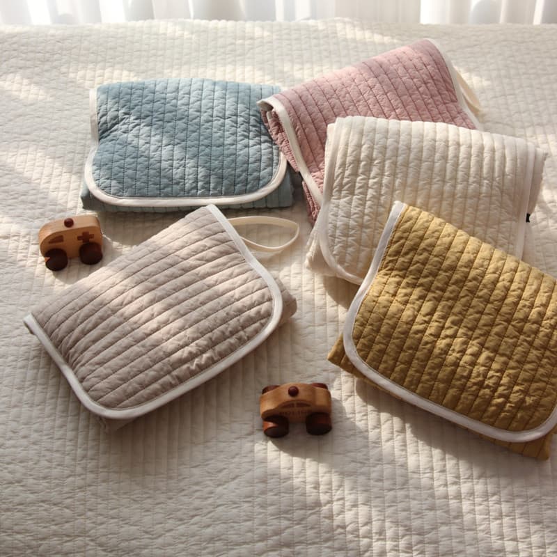Cross-border Hot Sale 100-count High-Density Pure Cotton Waterproof Portable Diaper Pad, Mini Diaper Wipes