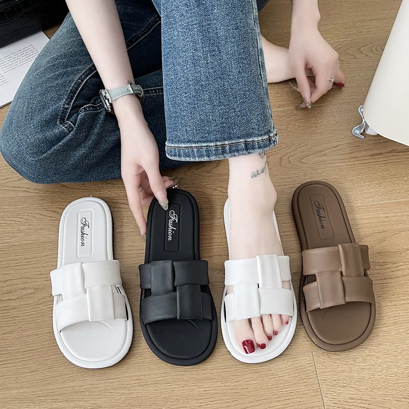 Women's Flat Bottom Sandals Summer Fashion Cross Strap Slip-On Beach Soft Sole Outdoor Wear Toe Covering Cooling Sandals