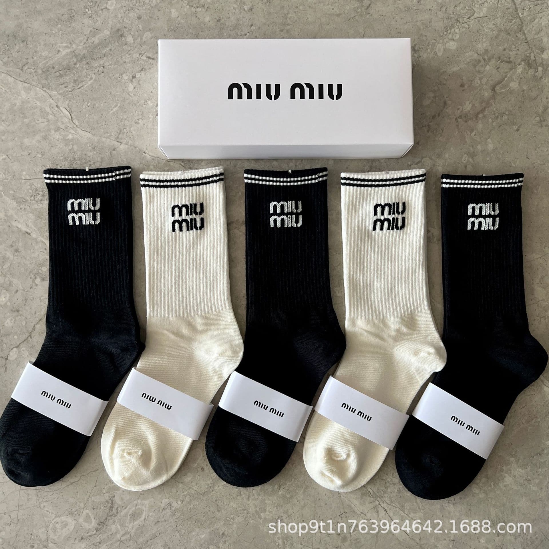 New product miumiu high-top four-season gift box high-quality women's socks Miumiu long-tube cotton breathable and comfortable pile socks