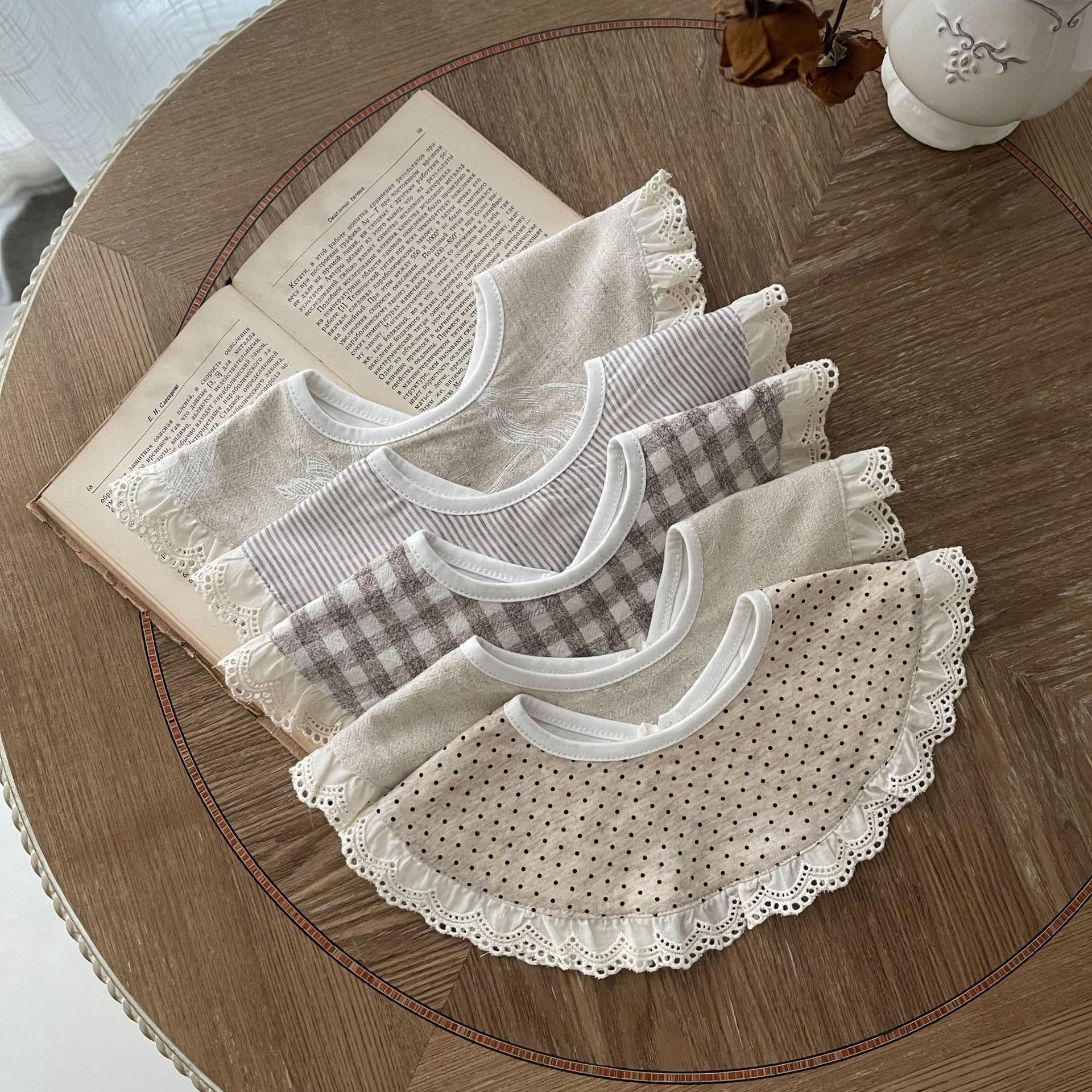 INS Style Baby Four Seasons Japanese Cotton Lace Bib Drool Scarf Fake Collar