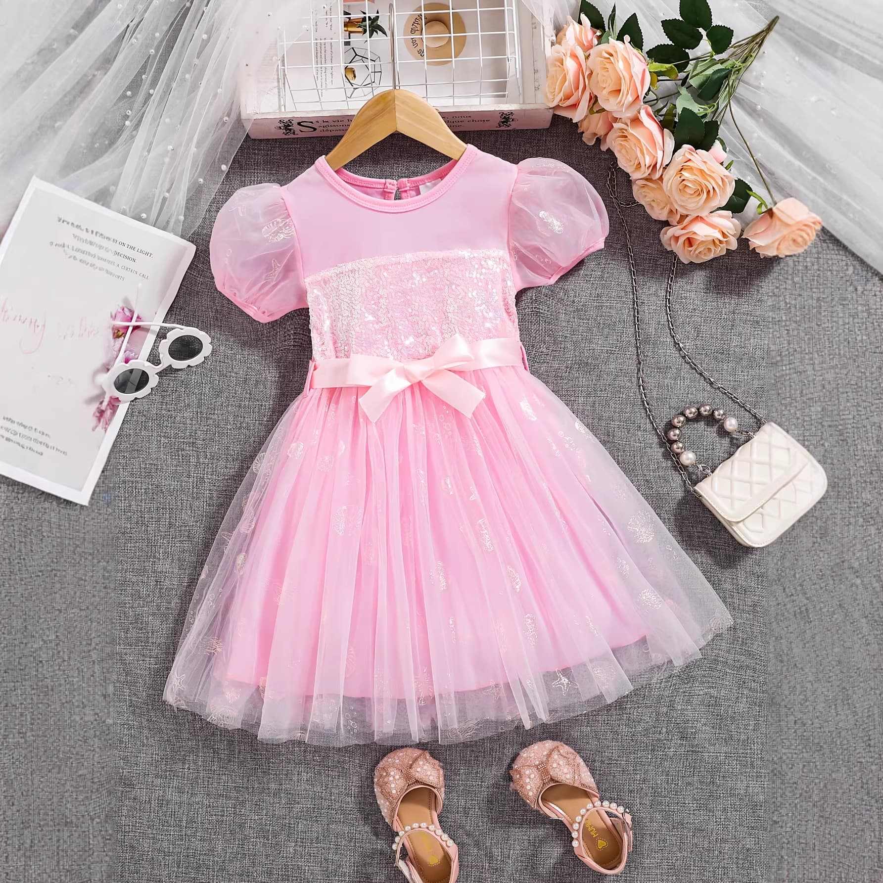 New style dress for girls in spring and summer, mesh puff sleeves, personalized sequins, all-over printed shells and starfish