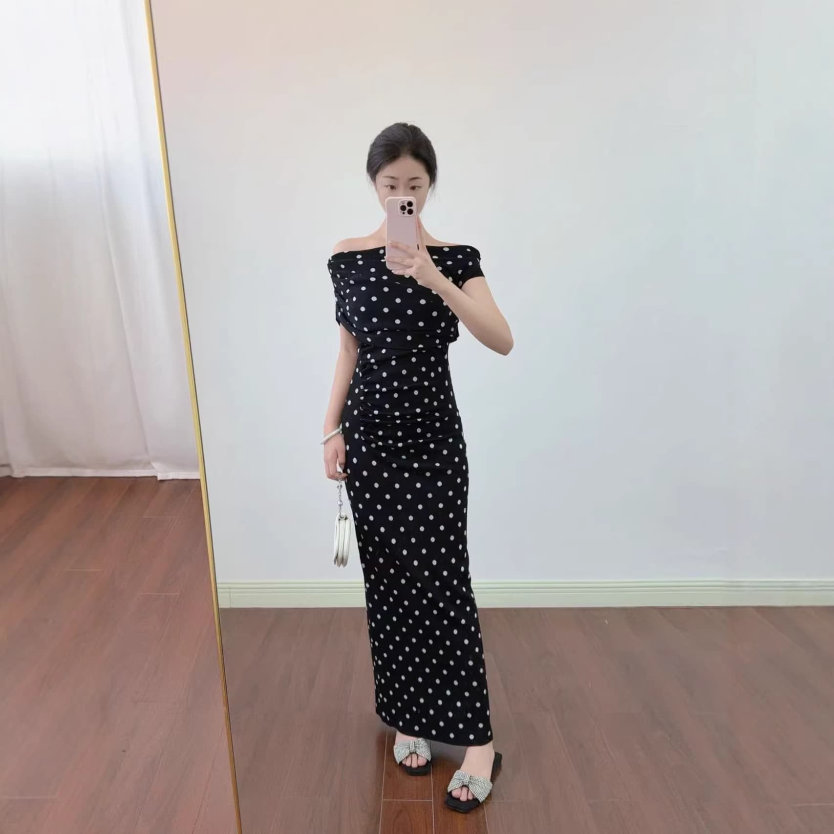 2026SP Early Spring Retro Small Shampoo Dot Contrast Color One-shoulder Swing Collar Knitted Slim Dress Long Skirt 250541