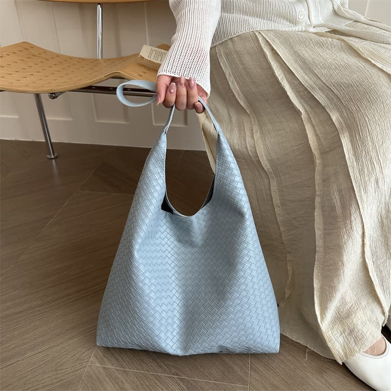 Casual Retro Large Capacity Woven Texture 2026 New Trendy Fashionable Simple Tote Shoulder Bag