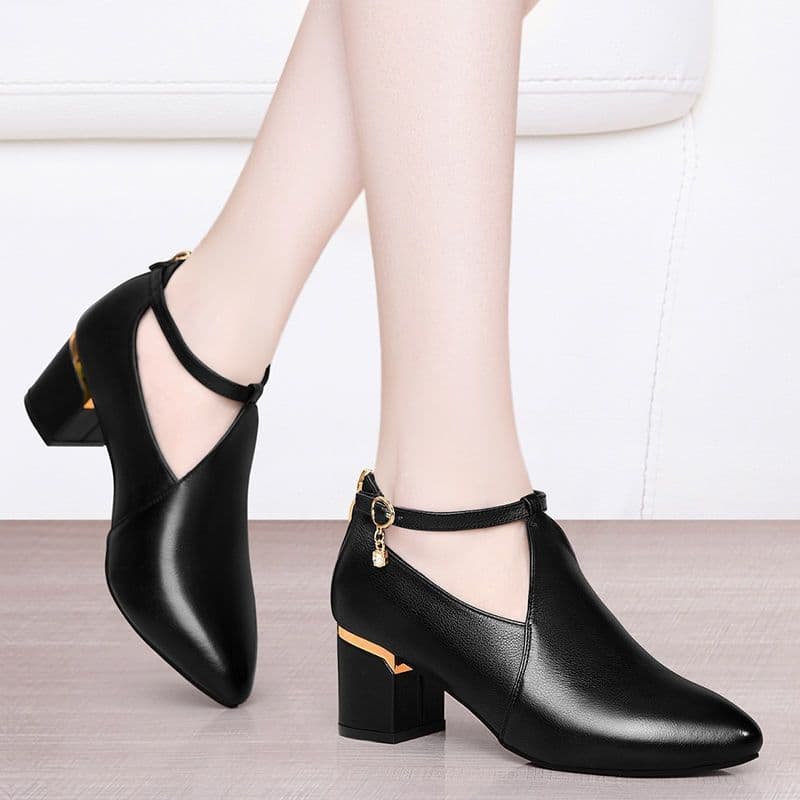 High-End Mid-Heel Single Shoes for Women 2026 Spring and Autumn New Style Non-Slip High-Heeled Soft-Soled Large Size Women's Leather Shoes Mom Shoes