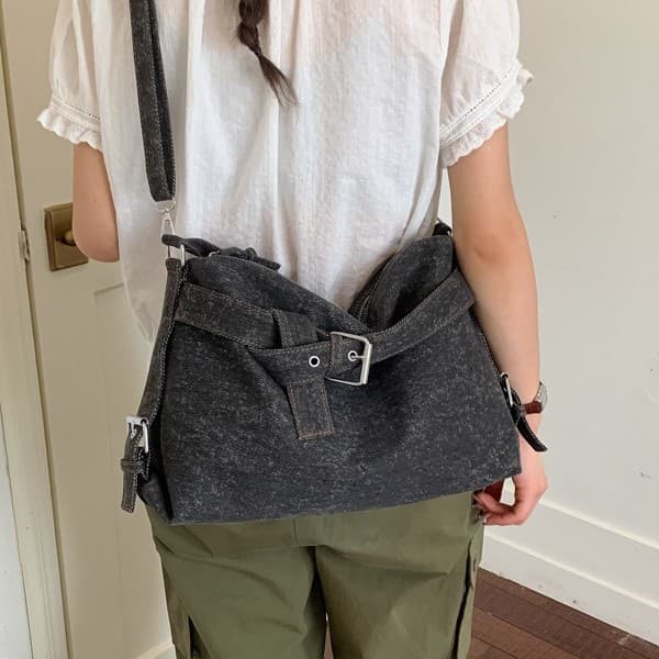 Cross-border Retro Niche Cool Motorcycle Bag Crossbody Women's Bag Casual Single Shoulder Underarm Bag Large Capacity Commuter Tote Bag