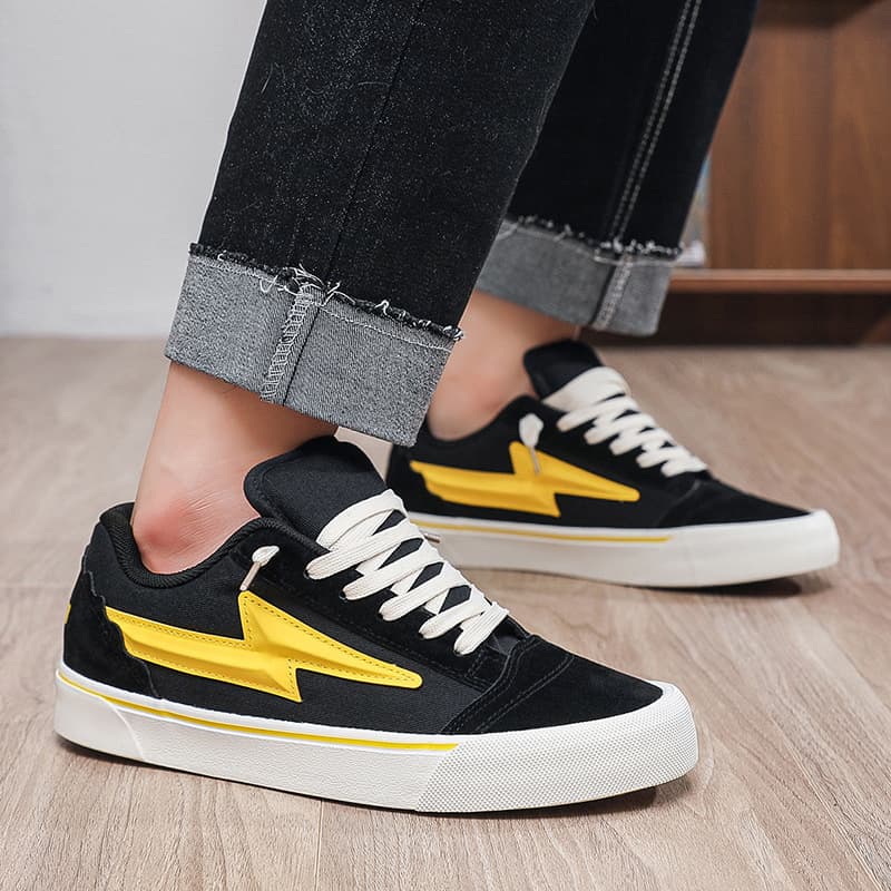 2026 Spring New Yellow Lightning Skate Shoes Unisex Versatile Casual Sports Shoes Couple Breathable Durable Trendy Black